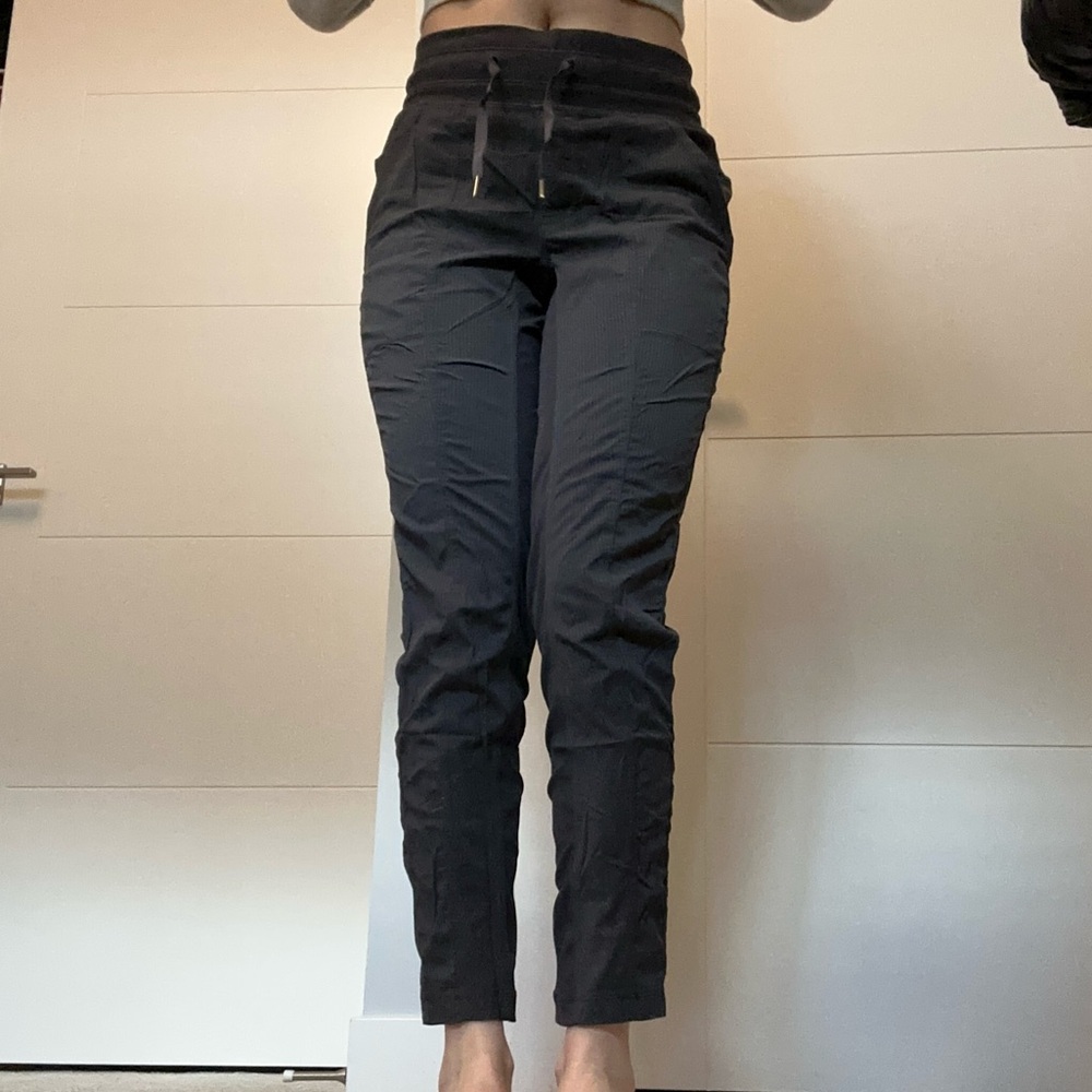Lululemon like new grey jogger pants dance studio crop 25"